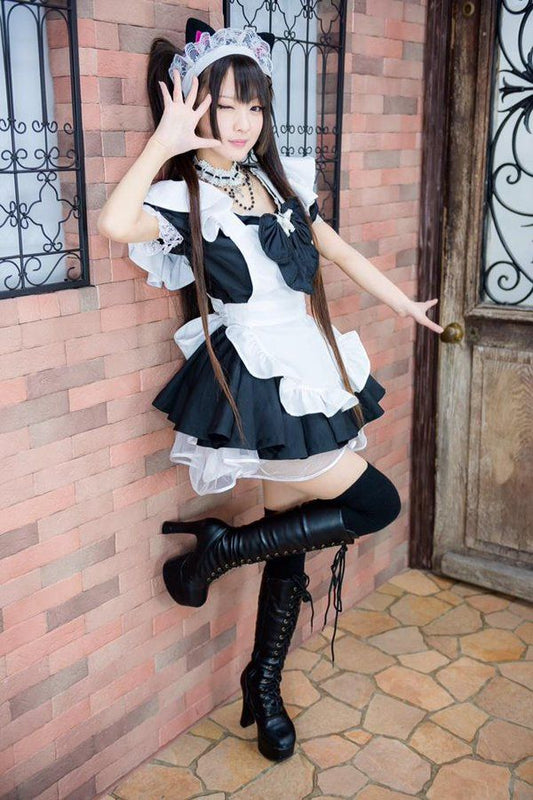 maid cosplay